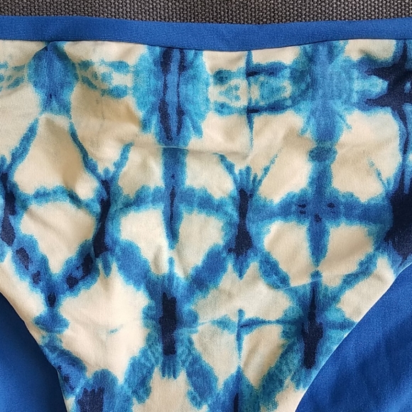NEW SHIBORI tie dye reversible bikini bottoms - Picture 2 of 4